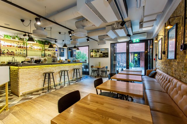find a co-working space in 11 Cadogan Garden Hotel - Hans Bar and Grill, London