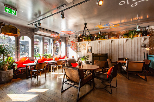 find a co-working space in 40 zero , London